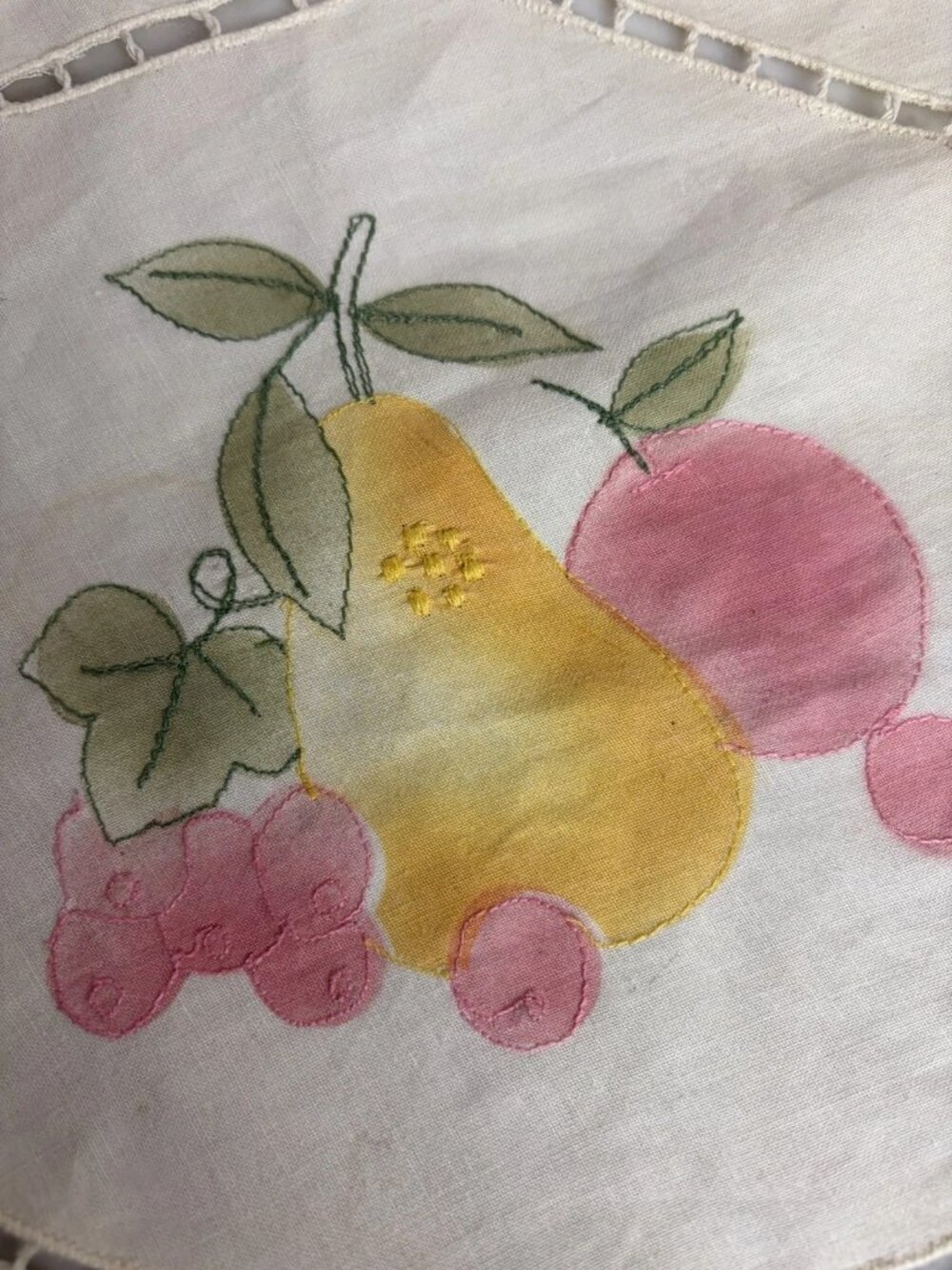 Vintage Hand Embroidered Fruit Linen Doily Cutwork 11 In Table Mat